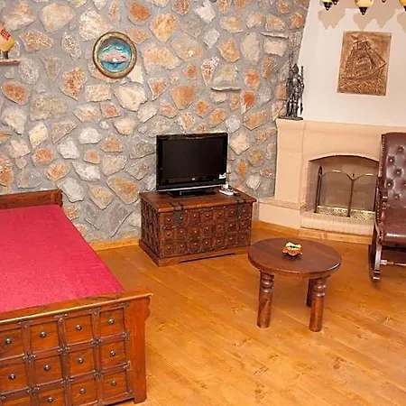 Castelo Boutique Panteli